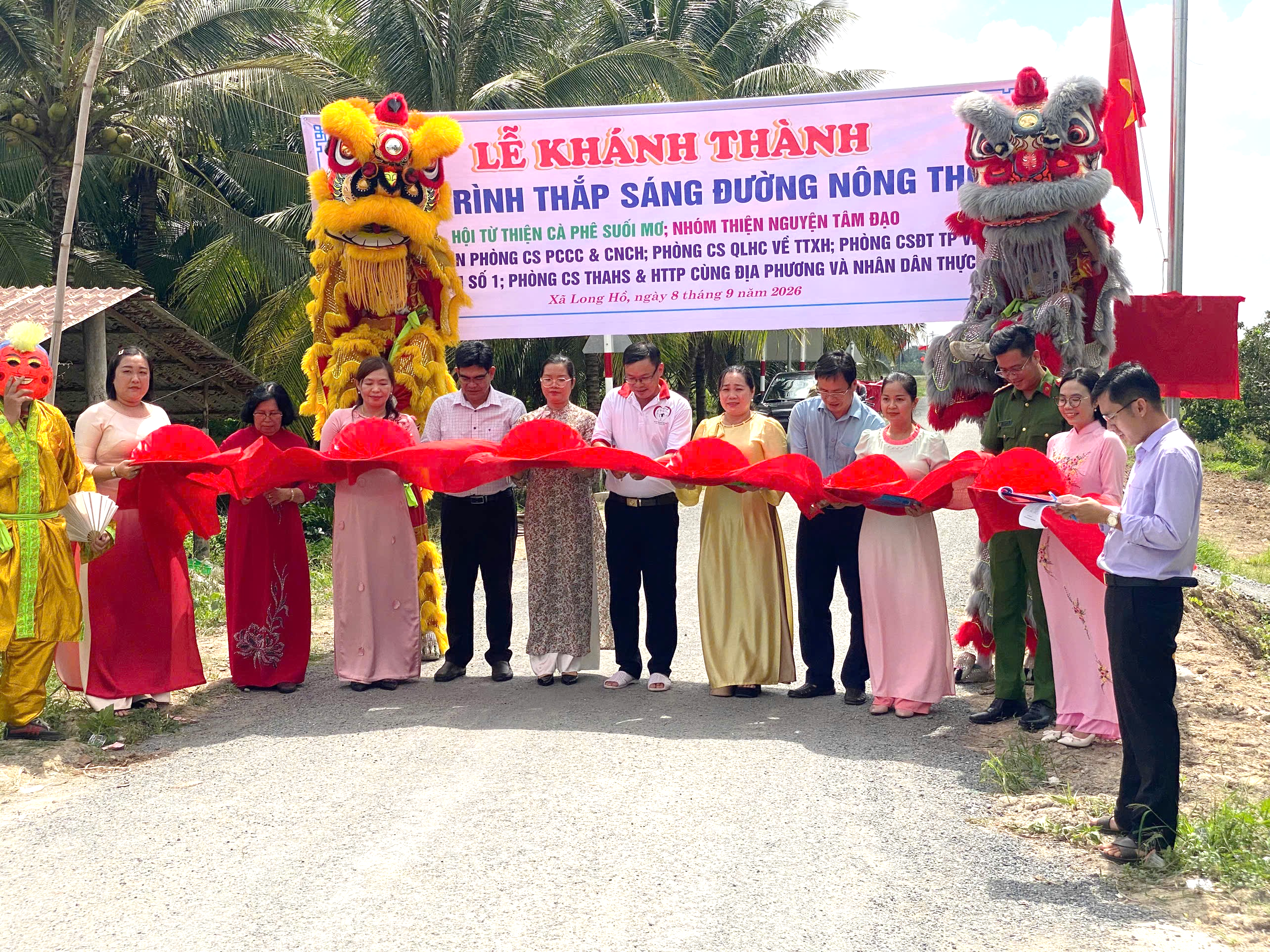 Long Hồ: Khánh thành Công trình Thắp sáng đường nông thôn