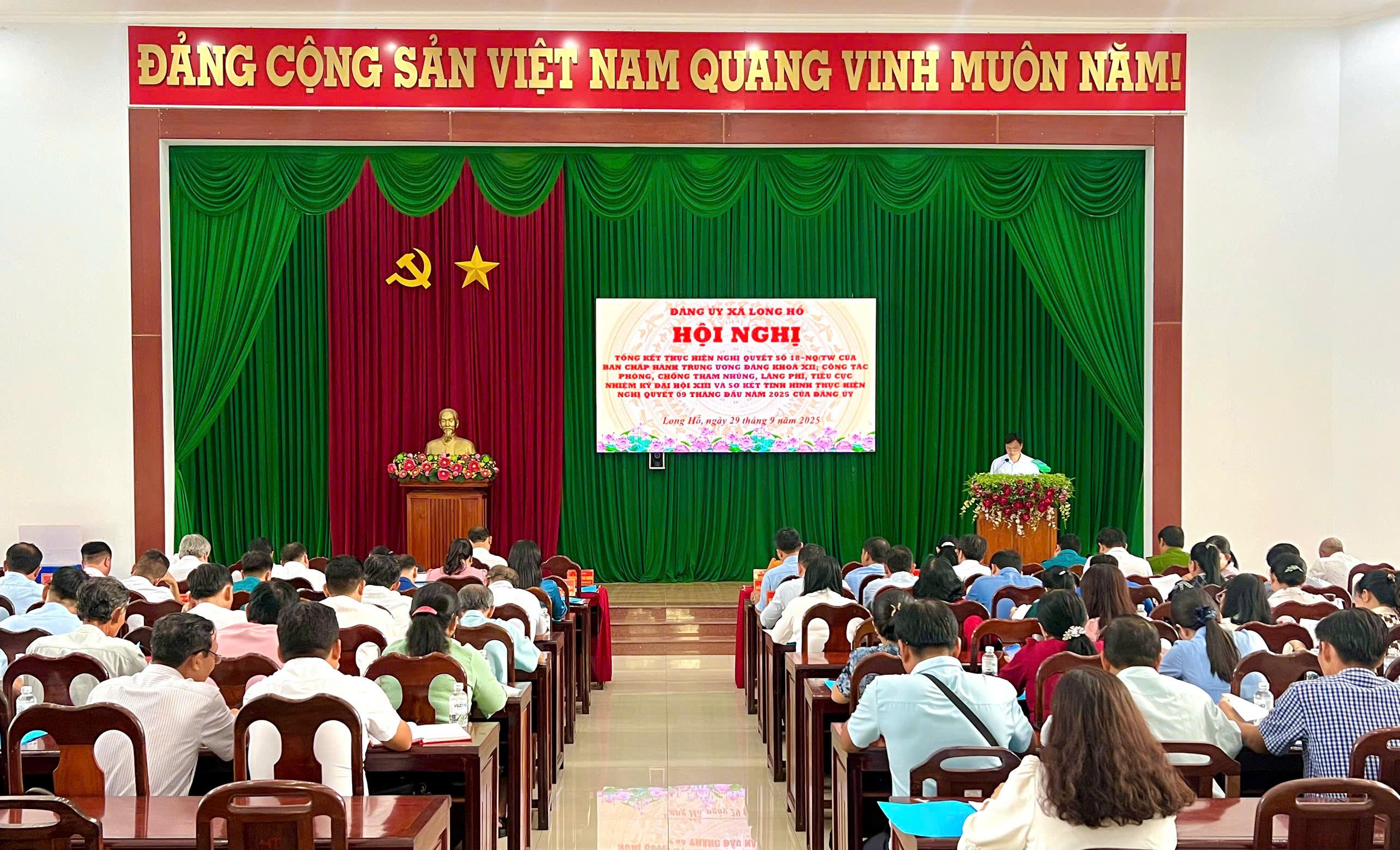 Đảng uỷ xã Long Hồ: Sơ kết tình hình thực hiện Nghị quyết
 09 tháng đầu năm 2025