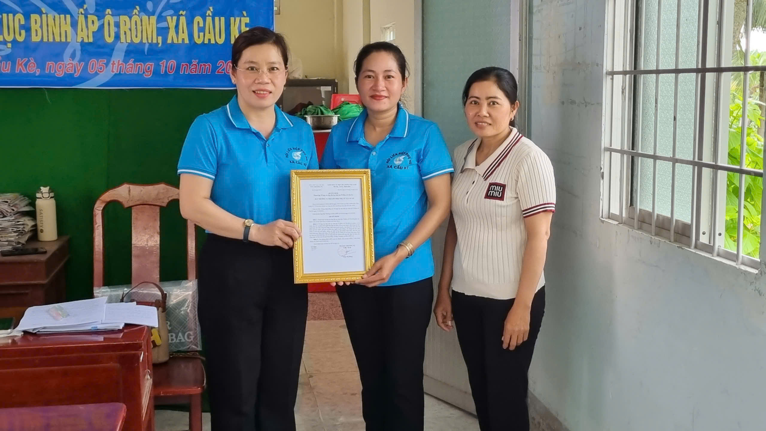 Hội Liên hiệp phụ nữ xã Cầu Kè ra mắt Tổ hợp tác đan lục bình ở ấp Ô Rồm
